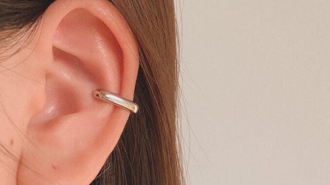 She with Cheewa | silver925 | thickie bar earcuff ต่างหูหนีบเงินแท้ มินิมอล เป็นทรงตรงๆ สุดชิค ปรับขนาดตามใบหูได้เลยค่ะ