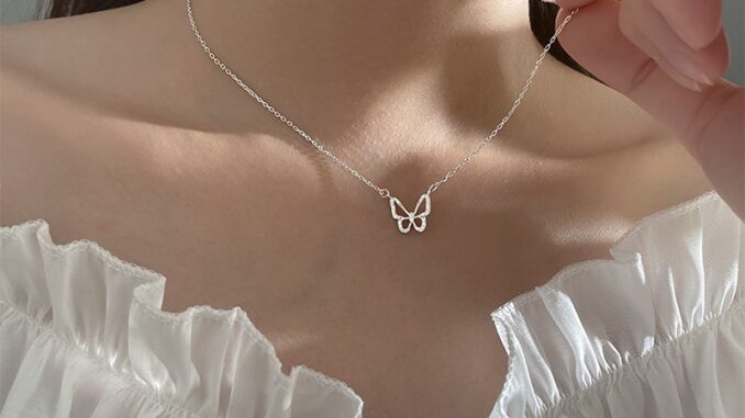 สร้อยคอโชคเกอร์ เงินแท้ 925 จี้รูปผีเสื้อ ประดับเพทาย แวววาว เครื่องประดับแฟชั่น สําหรับผู้หญิง