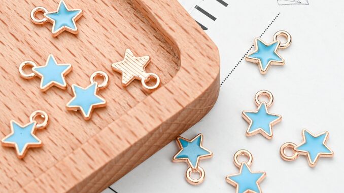10pcs เคลือบดาว Charm โลหะผสมมินิจี้หยดน้ำมันอุปกรณ์เสริมสำหรับ DIY ทำสร้อยข้อมือสร้อยคอพวงกุญแจเครื่องประดับ 10pcs เคลือบดาว Charm โลหะผสมมินิจี้หยดน้ำมันอุปกรณ์เสริมสำหรับ DIY ทำสร้อยข้อมือสร้อยคอพวงกุญแจเครื่องประดับ