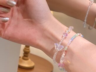✨✨แฟนตาซี แฟชั่น ที่มีสีสัน คริสตัล ลูกปัด สร้อยข้อมือ เวอร์ชั่นเกาหลีใหม่ คุณภาพสูง สีม่วง ผีเสื้อ สร้อยข้อมือ สําหรับผู้หญิง