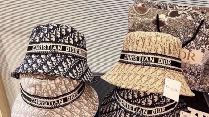 หมวกบักเก็ต แฟชั่น ผู้หญิงผู้ชายใส่ได้มีสินค้าพร้อมส่ง หมวกบักเก็ต แฟชั่น ผู้หญิงผู้ชายใส่ได้มีสินค้าพร้อมส่ง