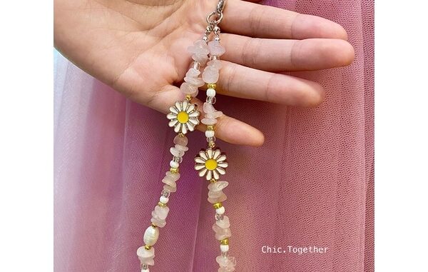 สายคล้องเคสมือถือ สายคล้องเคสขวดสเปรย์แอลกอฮอล์ รุ่นหินชมพูโรสควอทช์ & daisy สวยหวานมากๆๆค่า