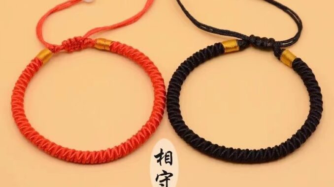[YY] สร้อยข้อมือเชือกทอมือ สีแดง สีดํา สําหรับคู่รัก