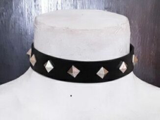 พร้อมส่ง-โชคเกอร์หนังแต่งหมุดสีเงิน