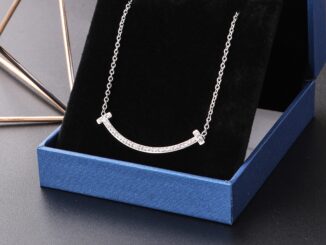 สร้อยคอโซ่ เหล็กไทเทเนียม 18k จี้รูปหน้ายิ้ม สีโรสโกลด์ หรูหรา เครื่องประดับ สําหรับผู้หญิง