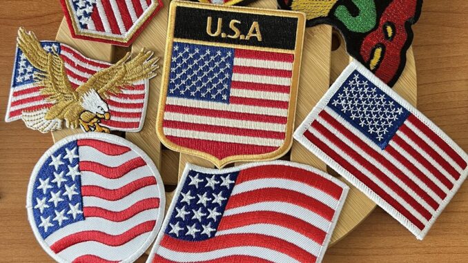 ธง อเมริกา USA ตัวรีดติดเสื้อ อาร์มรีด อาร์มปัก ตกแต่งเสื้อผ้า หมวก กระเป๋า แจ๊คเก็ตยีนส์ Badge Embroidered Iron on P... ธง อเมริกา USA ตัวรีดติดเสื้อ อาร์มรีด อาร์มปัก ตกแต่งเสื้อผ้า หมวก กระเป๋า แจ๊คเก็ตยีนส์ Badge Embroidered Iron on P...