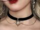 Demq- สร้อยคอกํามะหยี่ จี้หัวใจ ประดับมุก สีทอง ปรับได้ สไตล์วินเทจ สําหรับผู้หญิง