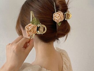 กิ๊บหนีบโลหะกุหลาบ Rose Hair Clip ขนาด 11.5 cm. ทรงสวยหรู วัสดีอย่างดี ใช้หนีบผมออกงานได้เลยค่ะ กิ๊บหนีบผม กิ๊บผม