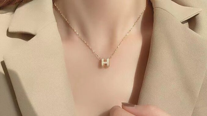 สร้อยคอโซ่ จี้ตัวอักษร H ออกแบบดี หรูหรา สไตล์เกาหลี สําหรับผู้หญิง