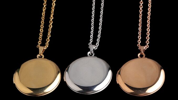 Hwetr ใหม่ สร้อยคอสเตนเลส จี้ล็อกเก็ต ทรงกลม 3 สี Hwetr ใหม่ สร้อยคอสเตนเลส จี้ล็อกเก็ต ทรงกลม 3 สี