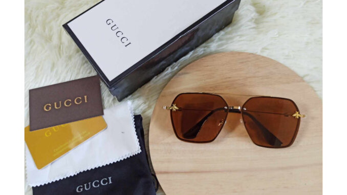 ✅พร้อมส่ง✅แว่นตา กันแดดมาพร้อมกล่อง อุปกรณ์ครบ แบรนเนมด์ ใส่ได้ทั้งผู้หญิง ผู้ชาย กล่องเก็บแว่น  (มีตำหนิ)