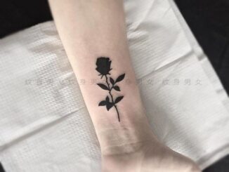 สติกเกอร์รอยสัก ลายดอกกุหลาบ สุดเซ็กซี่ แบบทันสมัย สีเข้ม
