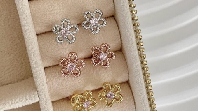 BOOPY- ต่างหู brass+14k Freesia earrings