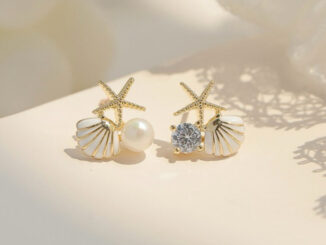 JULIE NECKLACE✨[พร้อมส่ง+โค้ดส่วนลด] ต่างหูปลาดาว S925  ประดับลูกปัดไข่มุกเเละเพชร