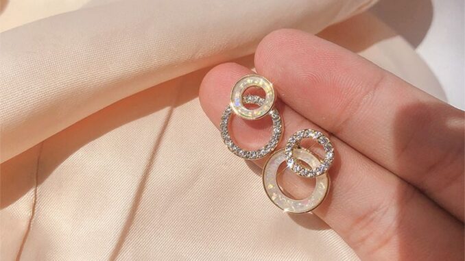 พร้อมส่งในไทย  ต่างหูเงิน S925 วงกลมฝังเพชร ซ้อนกัน 2 เลเยอร์ เก๋ๆ