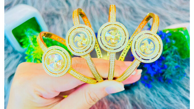 ข้อมือกังหัน เรียกทรัพย์ ลายเนอเบส (Nourbese) ทรงกำไล SW3456