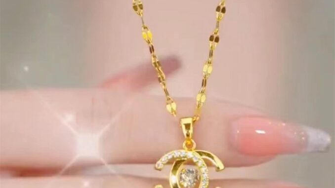 Xiaoxiangfeng Double C สมาร์ทสร้อยคอผู้หญิง Niche Design High-end แฟชั่นอเนกประสงค์อารมณ์ Clavicle CHAIN
