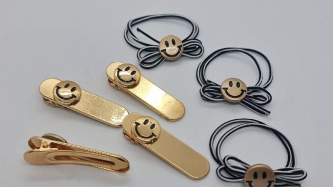 พร้อมส่ง! กิ๊ฟและยางมัดผม หน้ายิ้ม งานSmile แฟชั่นเกาหลียอดฮิต