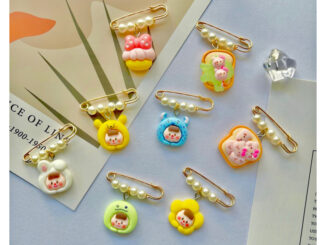 เข็มกลัดมุก เข็มกลัดห้อยจี้ 3.8cmเรซิ่นการ์ตูน คละ(สุ่ม)
