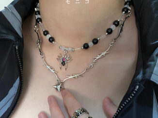 MONIKO สร้อยคอลูกปัด จี้แมงมุม สีดำขาว ใส่ได้ทุกเพศ