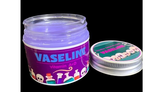 วาสลีนสีม่วงกลิ่นหอมขนาด50ml.วาสลีนผลิตภัณฑ์บำรุงริมฝีปากและผิวกาย 100%
