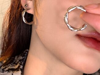 Roselife ต่างหูห่วงบิด ทรงกลม สีเงิน สไตล์วินเทจ 2 ซม. 1 คู่