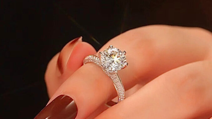 Vvi Moissanite Ring แหวนเงินแท้ 925 เพชรโมอีส สไตล์เกาหลี ของขวัญวันเกิด ของขวัญเทศกาล vvs/D ใบรับรองGRA 1ct-3ct Vvi Moissanite Ring แหวนเงินแท้ 925 เพชรโมอีส สไตล์เกาหลี ของขวัญวันเกิด ของขวัญเทศกาล vvs/D ใบรับรองGRA 1ct-3ct