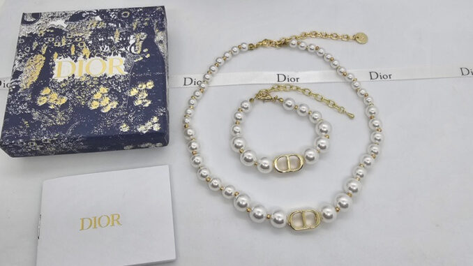 CD 30 Montaigne Choker / Bracelets  สร้อยคอ สร้อยแขน ดิออ สร้อยไข่มุก ประดับจี้ CD งานสวย ภาพงานจริง สายปรับได้