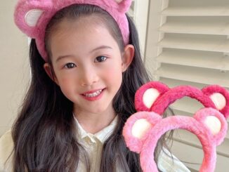 ที่คาดผม รูปตุ๊กตาหมี สตรอเบอร์รี่ ดอกไม้น่ารัก กดแชมพูได้