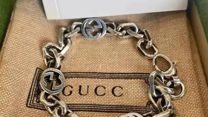 สร้อยข้อมือ CUCCI โซ่เงิน 925 ย้อนยุคสามจีประสานไม่ซีดจางทันสมัยและเรียบง่ายมีความสุขสไตล์เดียวกันสำหรับคู่รักของขวัญวัน สร้อยข้อมือ CUCCI โซ่เงิน 925 ย้อนยุคสามจีประสานไม่ซีดจางทันสมัยและเรียบง่ายมีความสุขสไตล์เดียวกันสำหรับคู่รักของขวัญวัน