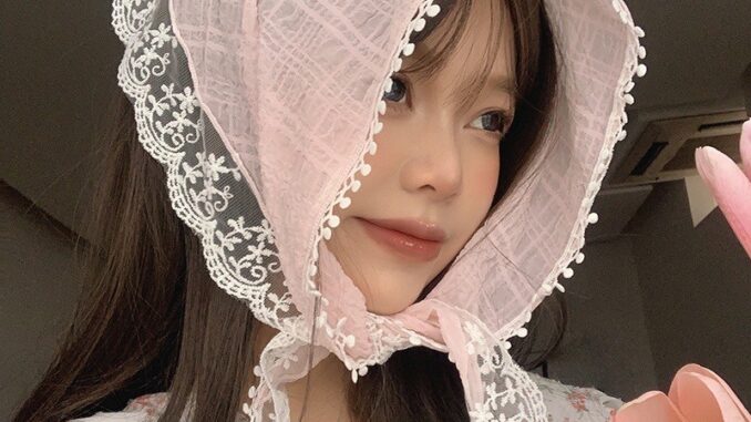 ผ้าพันคอ ผ้าคลุมศีรษะ ทรงสามเหลี่ยม แต่งลูกไม้ ลายดอกไม้ สีชมพู สไตล์ฝรั่งเศส ผ้าพันคอ ผ้าคลุมศีรษะ ทรงสามเหลี่ยม แต่งลูกไม้ ลายดอกไม้ สีชมพู สไตล์ฝรั่งเศส