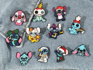 เข็มกลัด โลหะผสม ลายการ์ตูน Stitch Series สําหรับติดกระเป๋าเป้สะพายหลัง กระเป๋านักเรียน