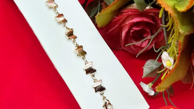 สร้อยข้อมือลายผีเสื้อ แฟชั่น ความยาว 7 นิ้ว ตะขอก้ามปู สี 14K ทองเค ใส่ได้ทุกโอกาส ใส่อาบน้ำได้ รูปถ่ายจากสินค้าจริง สร้อยข้อมือลายผีเสื้อ แฟชั่น ความยาว 7 นิ้ว ตะขอก้ามปู สี 14K ทองเค ใส่ได้ทุกโอกาส ใส่อาบน้ำได้ รูปถ่ายจากสินค้าจริง