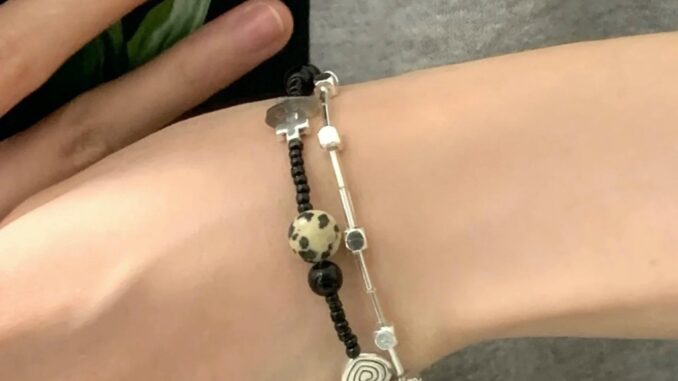 สร้อยข้อมือ ประดับลูกปัดหินธรรมชาติ สามารถปรับได้ สไตล์เกาหลี สําหรับผู้หญิง