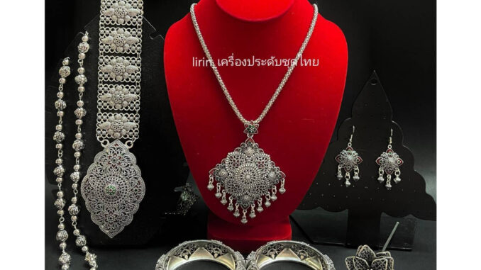 ชุดเซ็ตเครื่องประดับชุดไทยสีรมดำ ชุดเซ็ตเครื่องประดับชุดไทยสีรมดำ