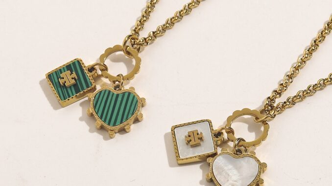 เครื่องประดับ สร้อยคอโชคเกอร์ลําลอง จี้โลโก้ตัวอักษร Tory Burch เหล็กไทเทเนียม หรูหรา สําหรับผู้ชาย และผู้หญิง