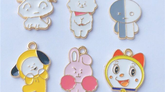 จี้สร้อยคอ สร้อยข้อมือ ต่างหู โลหะผสม ลายการ์ตูน DIY 4 ชิ้น