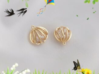 【 เครื่องประดับ DIY 】จี้หอยเชลล์ ชุบทอง 14k ประดับเพทาย สําหรับตกแต่งภายใน สร้อยข้อมือ ต่างหู DIY【จี้ / ลูกปัดห้อย/จี้สร้อยคอ/จี้ทอง/จี้ห้อย】