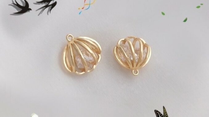 【 เครื่องประดับ DIY 】จี้หอยเชลล์ ชุบทอง 14k ประดับเพทาย สําหรับตกแต่งภายใน สร้อยข้อมือ ต่างหู DIY【จี้ / ลูกปัดห้อย/จี้สร้อยคอ/จี้ทอง/จี้ห้อย】 【 เครื่องประดับ DIY 】จี้หอยเชลล์ ชุบทอง 14k ประดับเพทาย สําหรับตกแต่งภายใน สร้อยข้อมือ ต่างหู DIY【จี้ / ลูกปัดห้อย/จี้สร้อยคอ/จี้ทอง/จี้ห้อย】