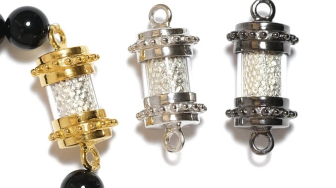 Leila Amulets พระอินทร์เหาะหอบเงิน (พร้อมกำไลหินฟรีตามรูป)