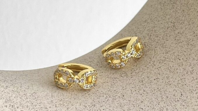 LAC.COLLECTION - Baby Mia Diamond Hoop Earrings ต่างหูห่วงเพชรจิ๋ว