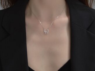 เครื่องประดับ สร้อยคอโซ่ จี้ผีเสื้อ ประดับเพชร สีเงิน แฟชั่นเกาหลี สําหรับผู้หญิง
