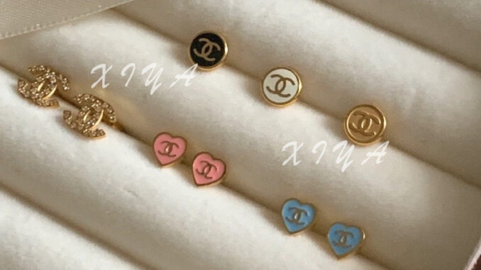 XIYA ต่างหู เหล็กไทเทเนียม จี้รูปตัวอักษร C สีดํา สไตล์ฝรั่งเศส