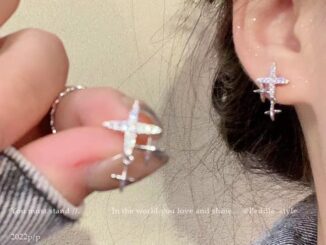 ต่างหูสตั๊ด รูปดาวสี่แฉก ประดับเพชร สีเงิน แฟชั่น