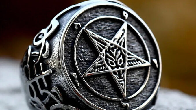 แหวนสแตนเลส ไทเทเนียม รูปดาวห้าแฉก ลาย Demon Satan สไตล์เรโทร สําหรับผู้ชาย
