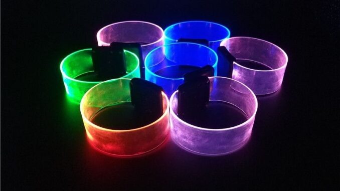 ข้อมือเรืองแสง ข้อมือไฟ LED ข้อมือปาร์ตี้  ข้อมือคอนเสิร์ท  ข้อมือไฟค้าง