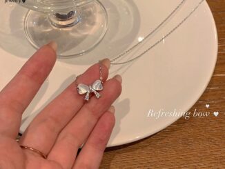 Ay(cn) สร้อยคอโชคเกอร์ จี้โบว์ ประดับเพทาย คริสตัล สีเงิน เรียบง่าย เครื่องประดับ สําหรับผู้หญิง