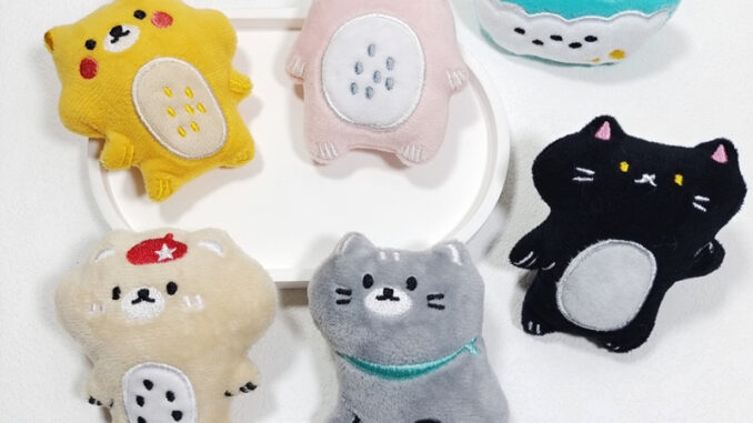 ((พร้อมส่ง)) เข็มกลัดตุ๊กตาติดกระเป๋า นก จิ้งจอก แมว หมี