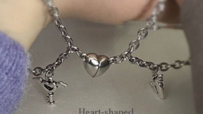 พร้อมส่ง!!! กำไลคู่รัก กำไลแม่เหล็กซื้อใส่คู่แฟน/คนรัก สร้อยข้อมือคู่รัก พร้อมส่ง!!! กำไลคู่รัก กำไลแม่เหล็กซื้อใส่คู่แฟน/คนรัก สร้อยข้อมือคู่รัก