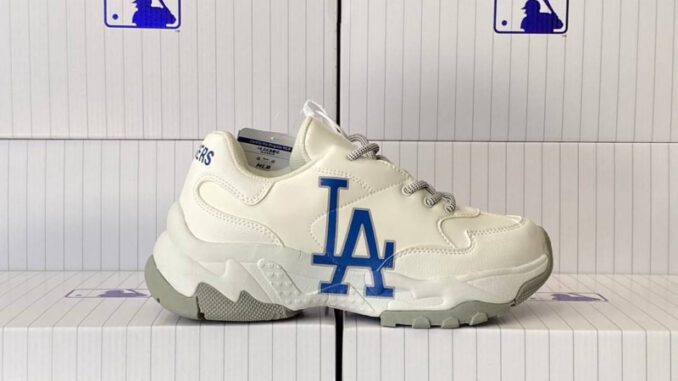 (พร้อมส่งมีวิธีตรวจสอบสินค้า พร้อมกล่อง MLB แท้ชัวร์ ช้อป เกาหลี (BigBall Chunky)มี36-45 (พร้อมส่งมีวิธีตรวจสอบสินค้า พร้อมกล่อง MLB แท้ชัวร์ ช้อป เกาหลี (BigBall Chunky)มี36-45